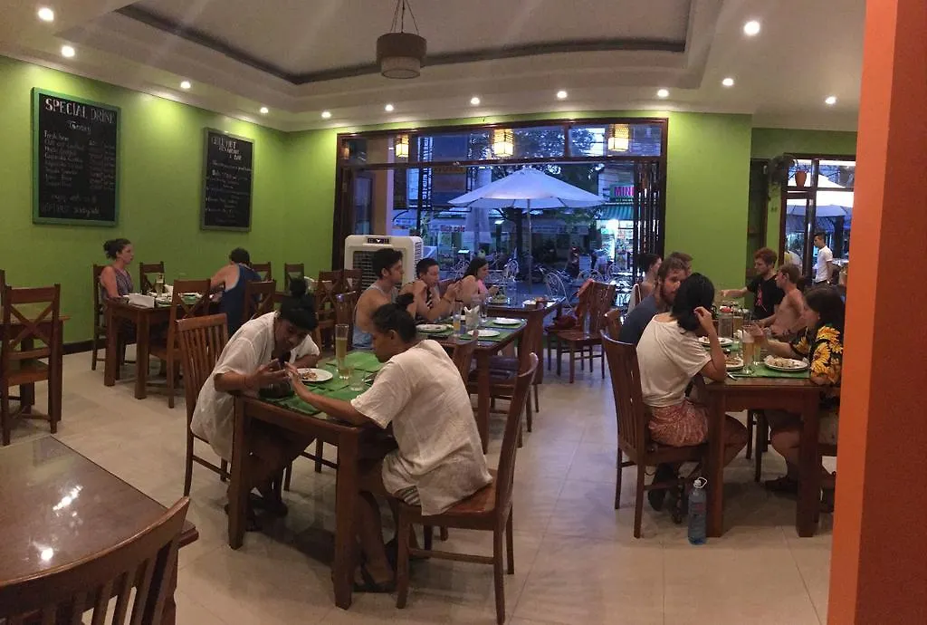 Hoa Binh Hostel Hoi An Vietnam